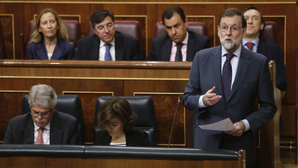Rajoy a Hernando sobre el ministro reprobado: “Si sabía que no iba a cesarle por qué me lo pide en sede parlamentaria”