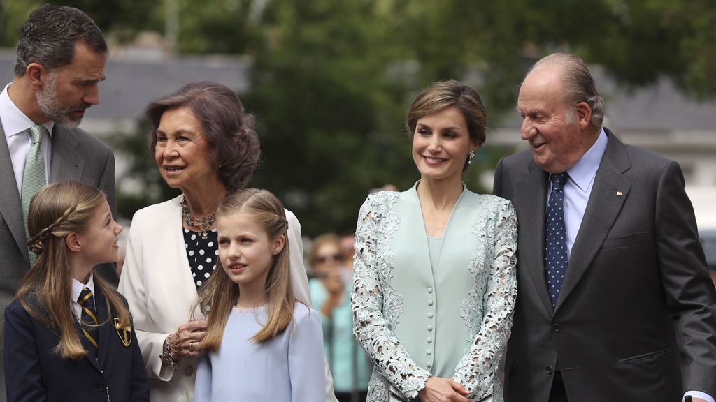 La Infanta Sofía recibe la Primera Comunión