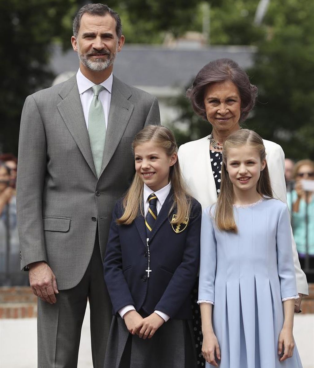 La Infanta Sofía recibe la Primera Comunión