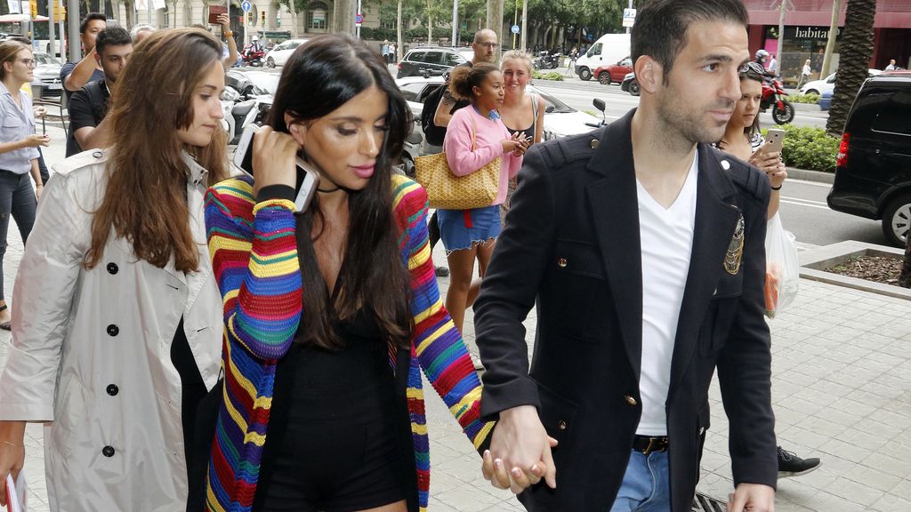 Cesc Fábregas no posó en el photocall pero tampoco se lo perdió