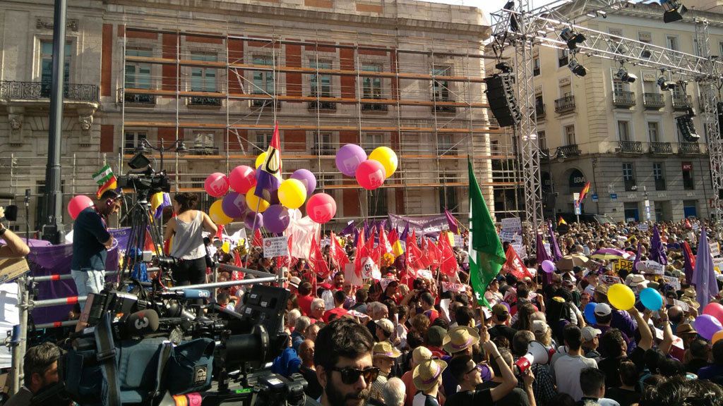 Concentración en Madrid a favor de la moción de censura presentada por Podemos