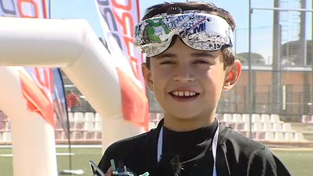 Álex Zamora, el campeón español de carrera de drones que sólo tiene nueve años
