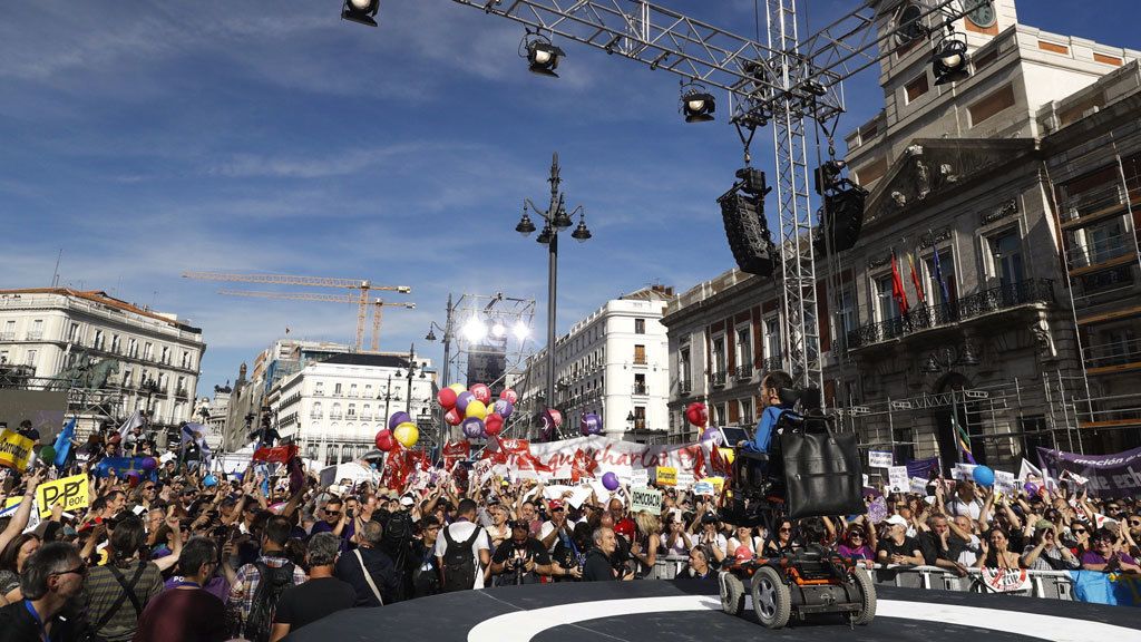 Concentración en Madrid a favor de la moción de censura presentada por Podemos