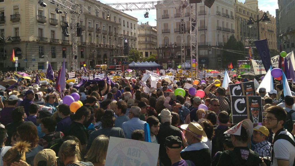 Concentración en Madrid a favor de la moción de censura presentada por Podemos