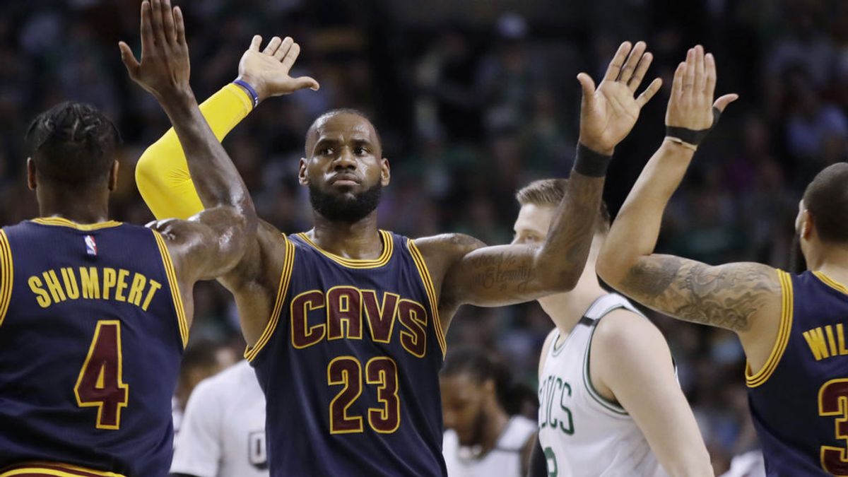 LeBron James y los Cavaliers firman una paliza histórica ante los Celtics