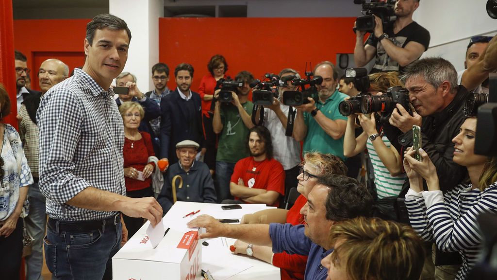Pedro Sánchez vota
