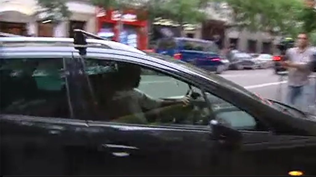 Pedro Sánchez llega a Ferraz en coche para esperar el resultado de las primarias