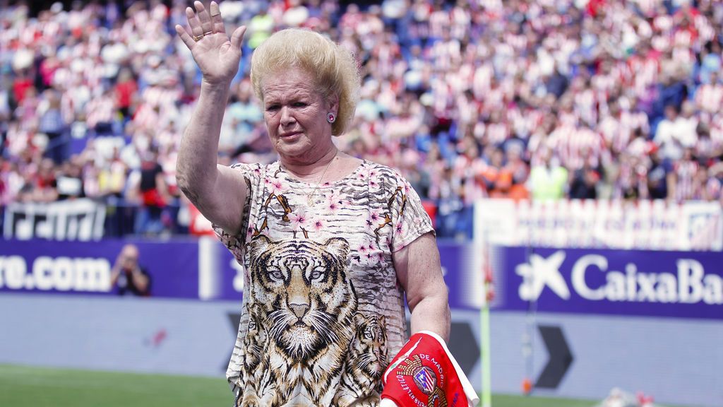 Margarita, la hincha del ramo de Pantic, llora de emoción en la despedida del Calderón Margarita, la hincha del ramo de Pantic, llora de emoción en la despedida del Calderón