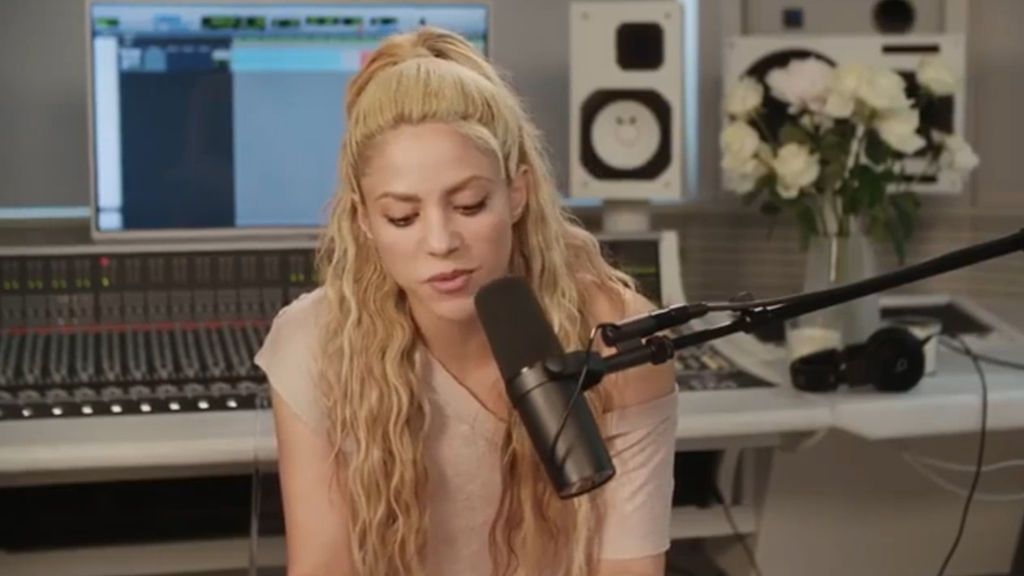 Shakira se convierte en locutora de radio