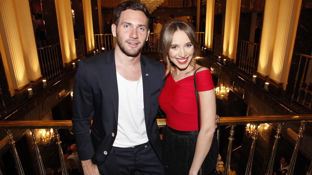 El actor David Mora y Aranzazu Santos López