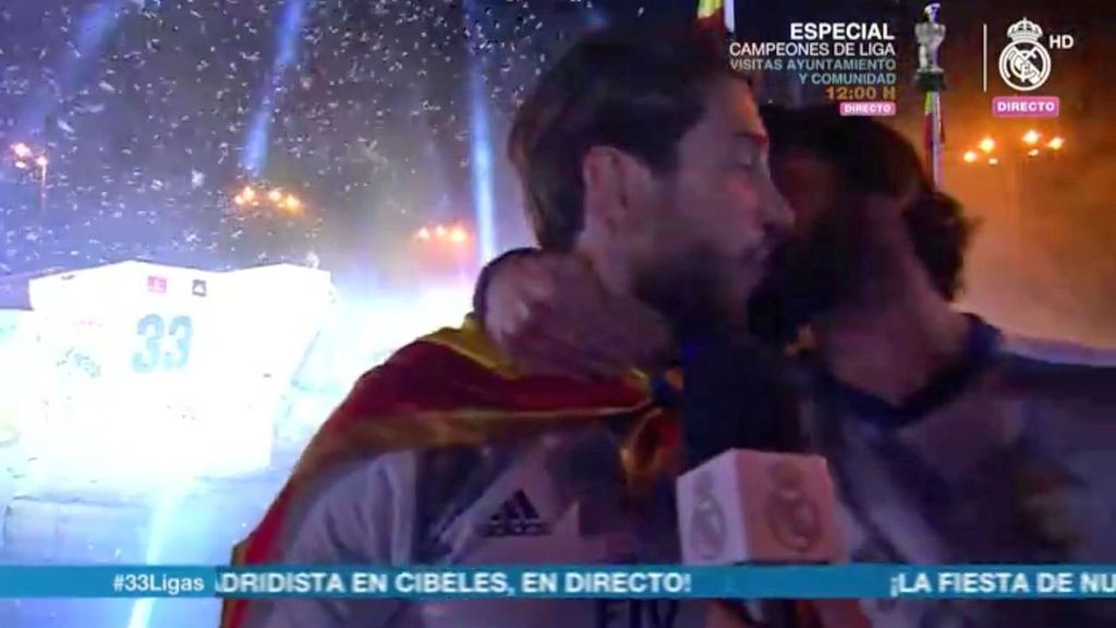 ¡Éxtasis total! Sergio Ramos e Isco celebraron el título… con un ‘morreo’ ¡Éxtasis total! Sergio Ramos e Isco celebraron el título… con un ‘morreo’