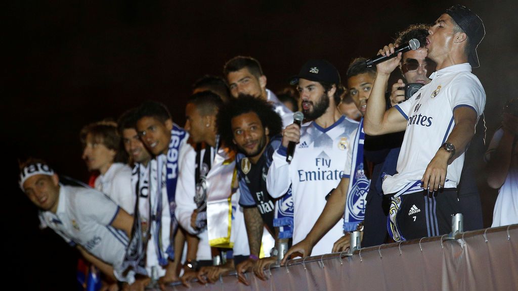 El cántico de Isco en la fiesta del Real Madrid 'La Cibeles': “Piqué cabrón, saluda al campeón" El cántico de Isco en la fiesta del Real Madrid 'La Cibeles': “Piqué cabrón, saluda al campeón"