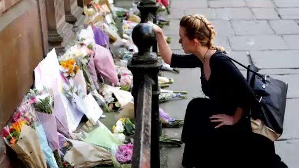 La desesperación de las familias tras el atentado de Manchester