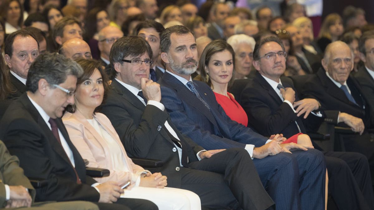 Sáenz de Santamaría replica a Puigdemont que la democracia tiene poder para "evitar el referéndum"