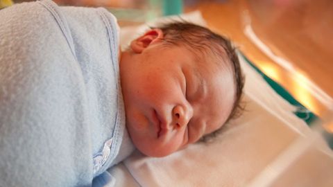 La Peligrosa Moda De No Cortar El Cordon Umbilical A Los Recien Nacidos