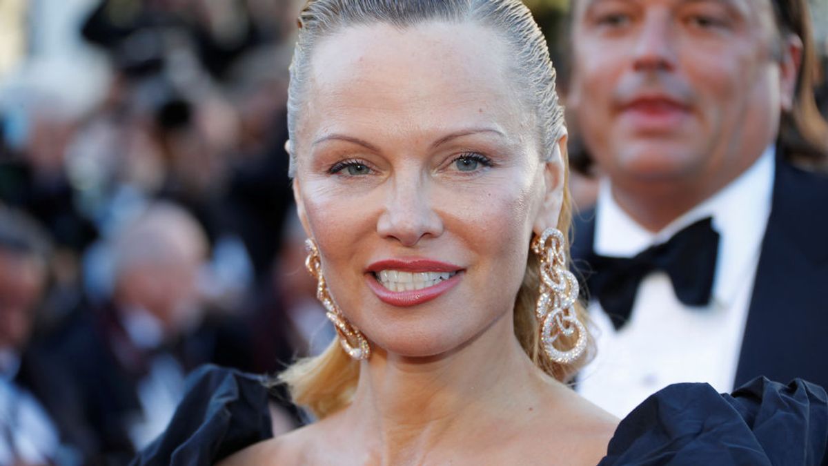 Pamela Anderson, totalmente irreconocible en la alfombra roja de Cannes