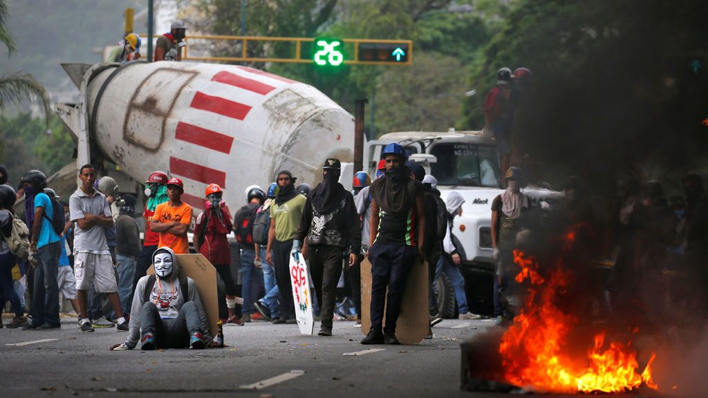 El turno de la protestas en Venezuela: Médicos y enfermeros marchan por la "Salud y la vida"