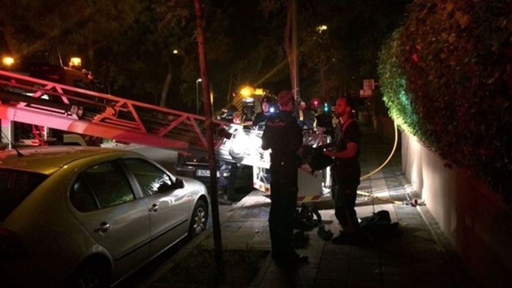 Dos mujeres intoxicadas graves en un incendio en Madrid