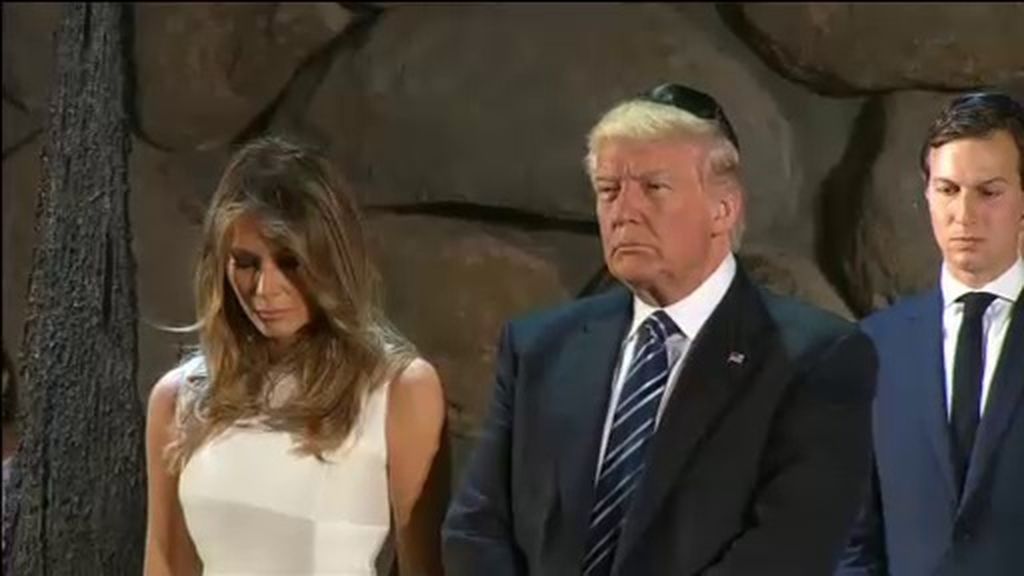 La 'cobra' de Melania Trump al presidente de EEUU cuando le intenta dar la mano