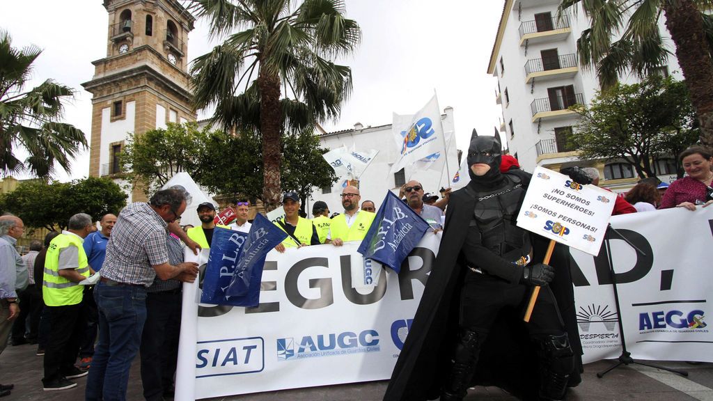 Protesta de la Guardia Civil y la Policía por la falta de medios para luchar contra los narcos
