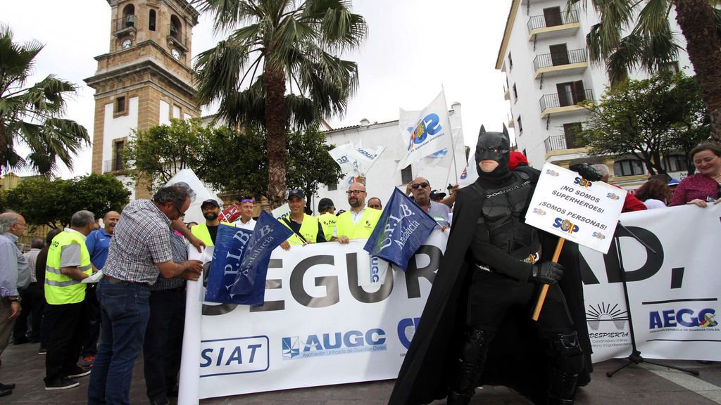 Protesta de la Guardia Civil y la Policía por la falta de medios para luchar contra los narcos