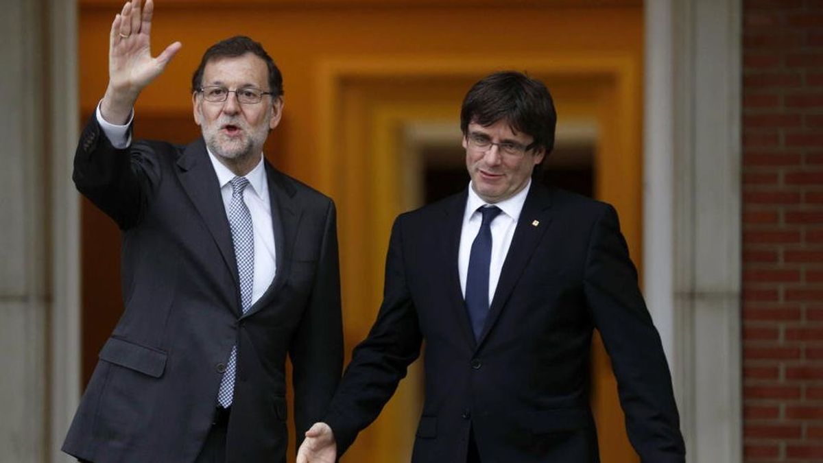 Rajoy rechaza por carta negociar el referéndum y denuncia que Puigdemont amenaza con declarar la independencia