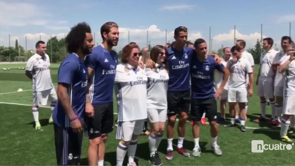 La broma de Cristiano Ronaldo, en un acto: “Por detrás, cuidado, ¿eh?”