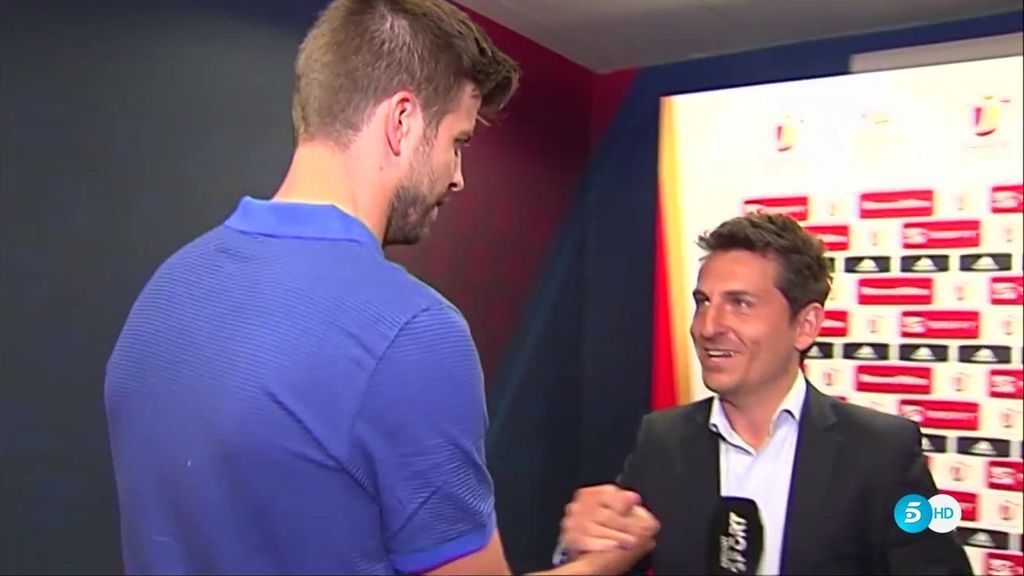 Después del ‘feo gesto’ de Luis Enrique, Piqué sí saluda a nuestro reportero antes de la Final de Copa