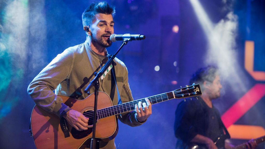 Juanes aterriza en Madrid con 'Mis planes son amarte'