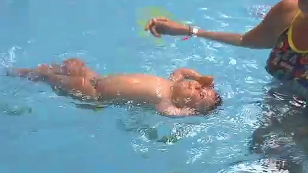 Clases de natación a los más pequeños que les puede salvar la vida