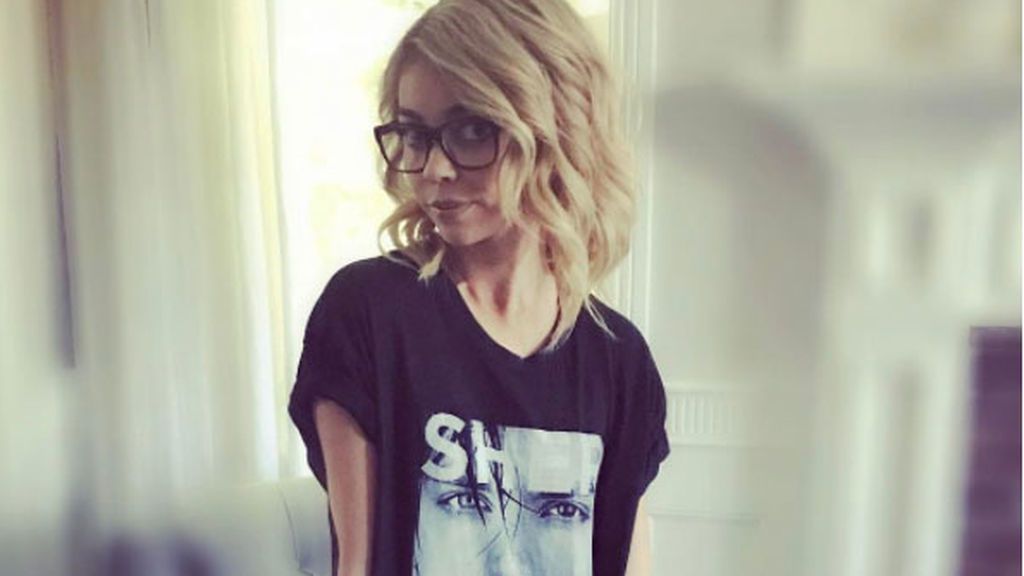 Sarah Hyland responde a las críticas por su delgadez: "Nadie debe tratar de estar en mi peso en este momento"