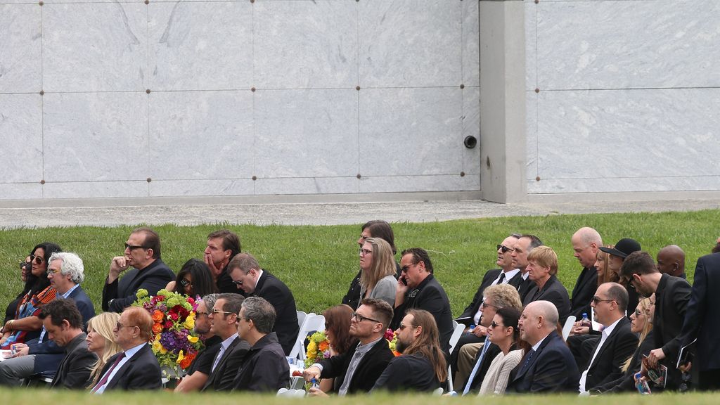 El funeral de Chris Cornell reunió a multitud de estrellas del cine y la música