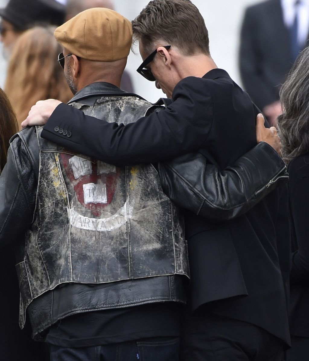 El funeral de Chris Cornell reunió a multitud de estrellas del cine y la música