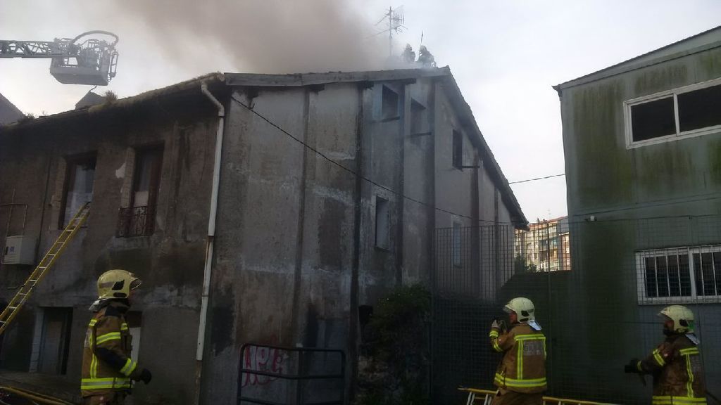 Cuatro muertos, entre ellos un bebé, en un incendio de un edificio de viviendas en Bilbao