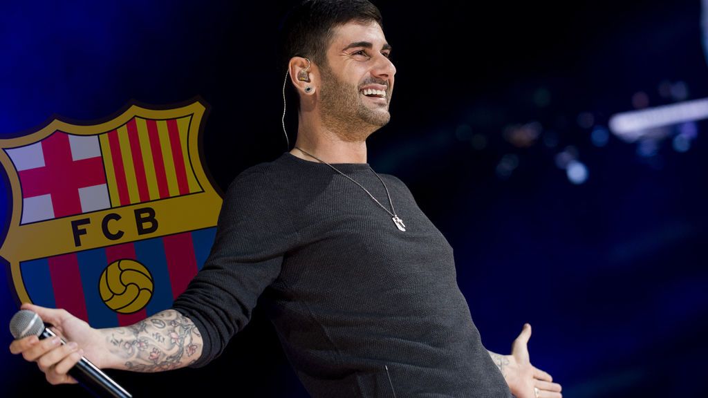 Melendi no quiere ponerse la camiseta del Barça durante un 