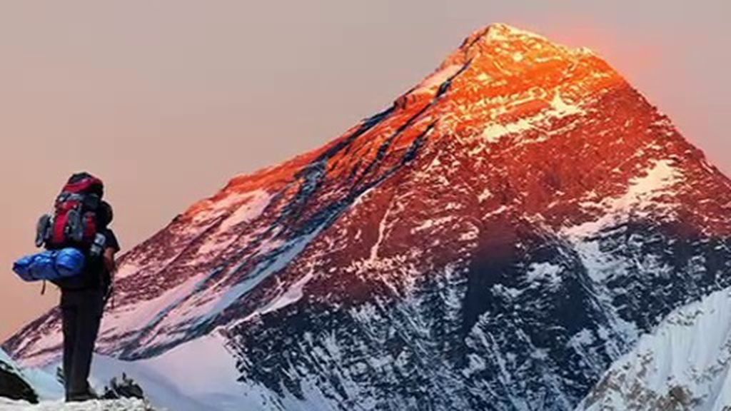 Kilian Jornet: el hombre frente a la inmensidad del Everest