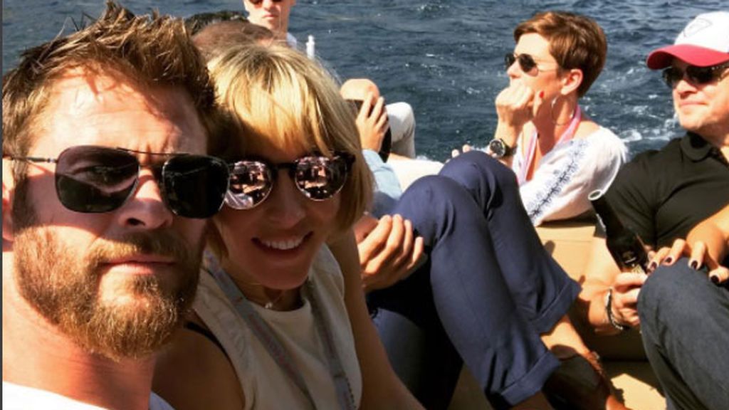 Chris Hemsworth y Elsa Pataky han compartido en sus redes esta foto en aguas monaguescas