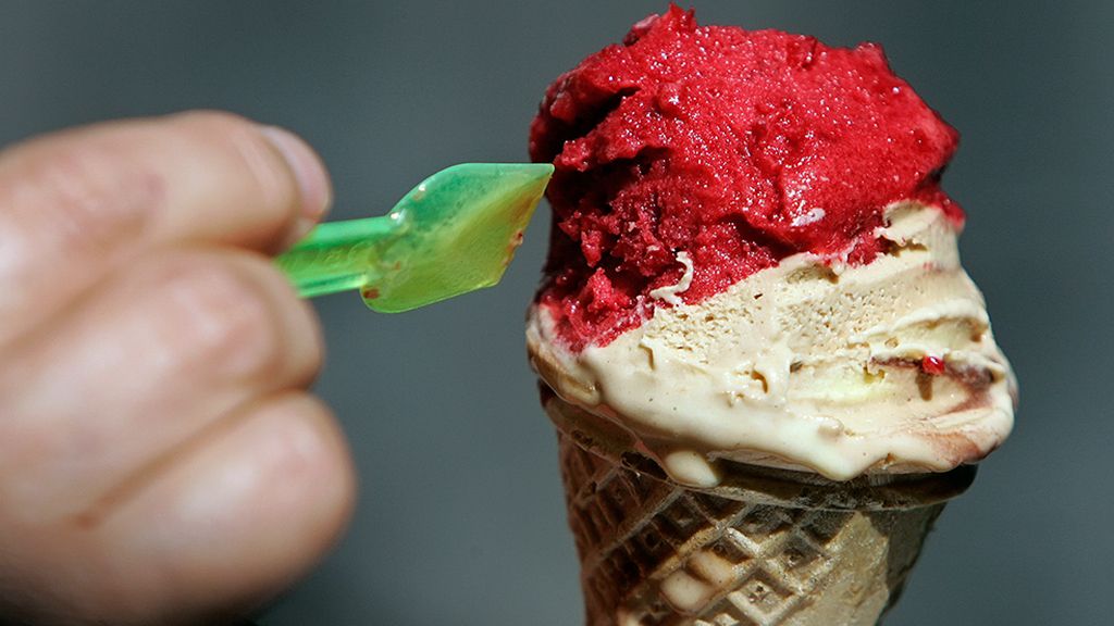 Luz, agua y colores para despedir al sol