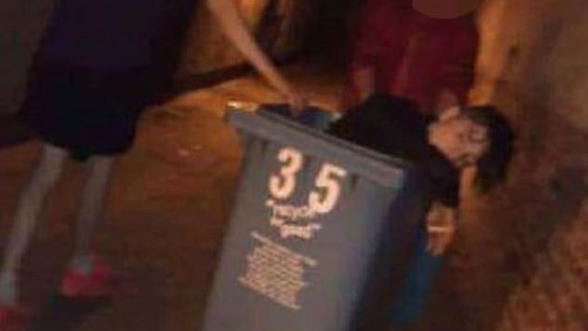 Abandonan a un joven a punto de morir por un coma etítilo en un contenedor de basura