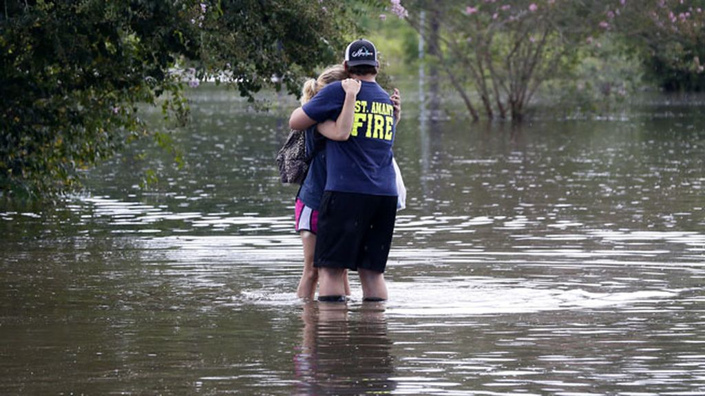 Es la peor catástrofe desde el huracán Katrina, según el gobernador del estado de Louisiana