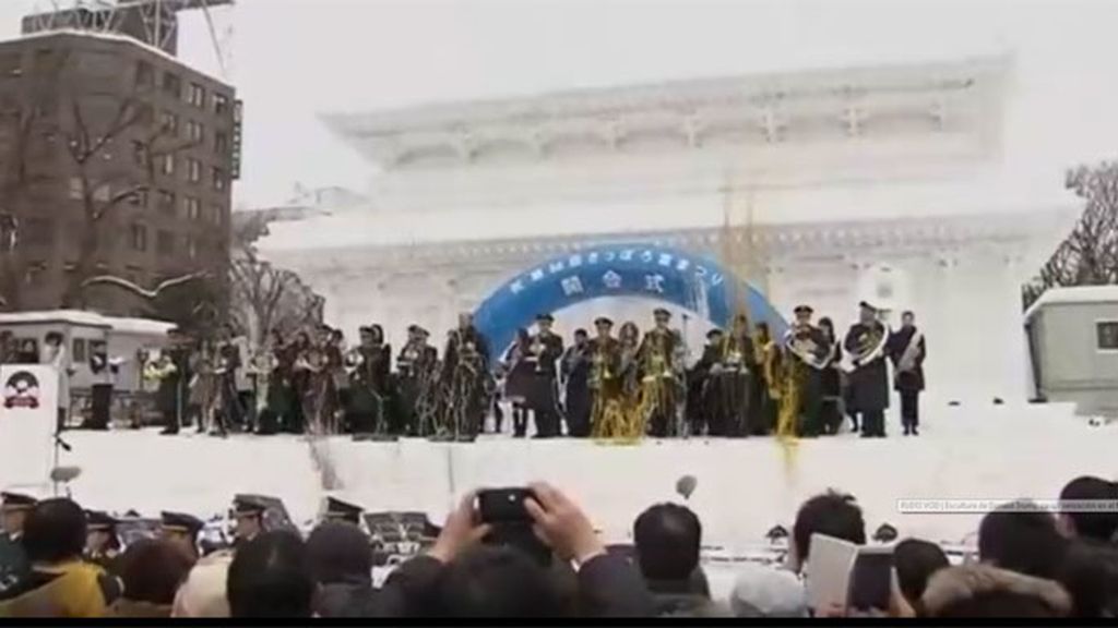 Música y luces de colores para la inauguración del Sapporo Snow Festival