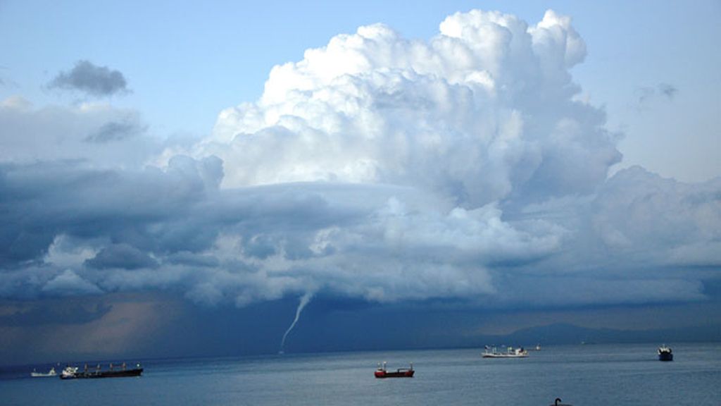 Tornados y mangas marinas