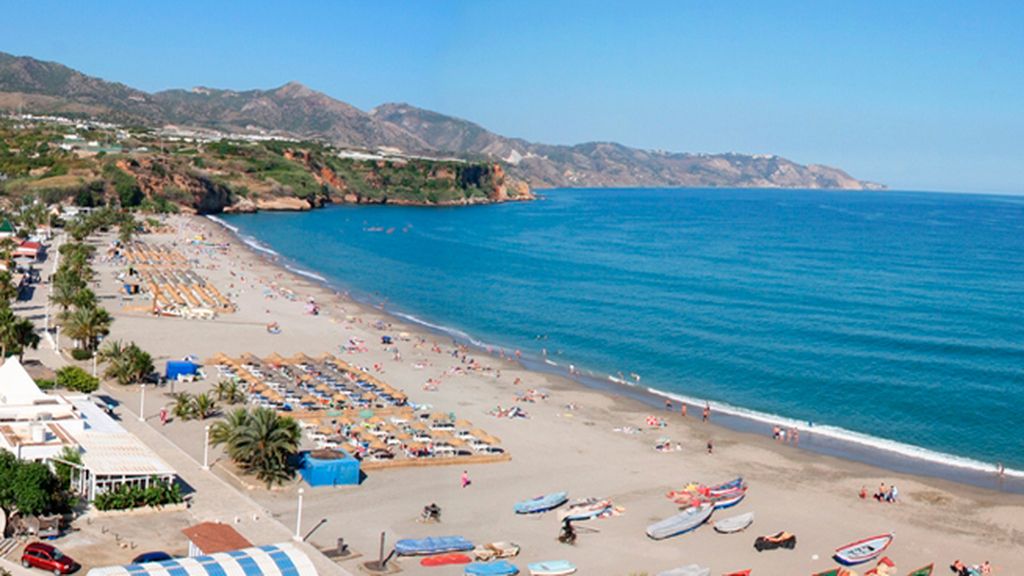 Primavera Azul en la playa de Burriana (Nerja)