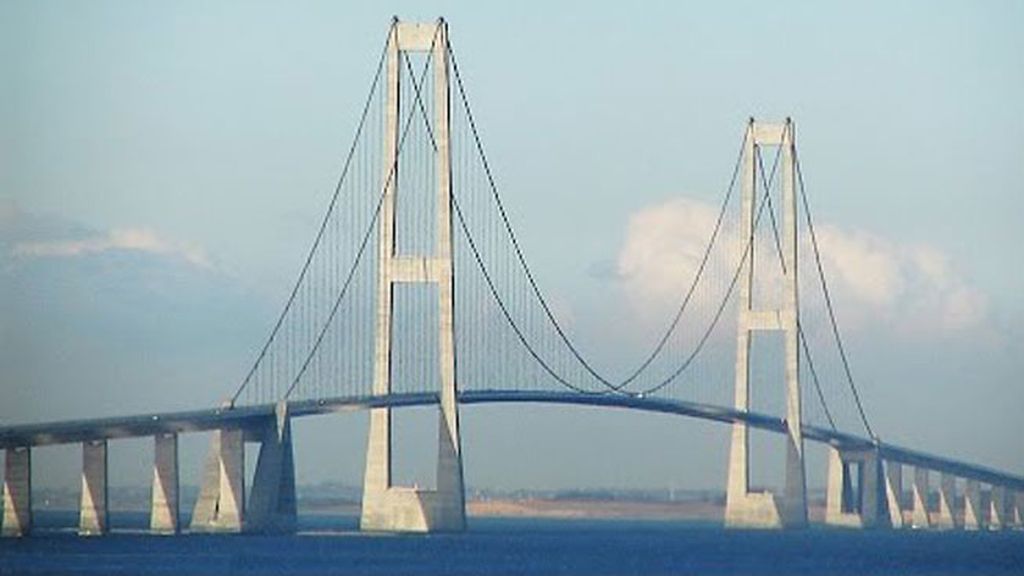 Puente E’dong en Hubei (China) inaugurado tiene más de una década y une Shanghái y Zhejiang con 242,5 metros de altura
