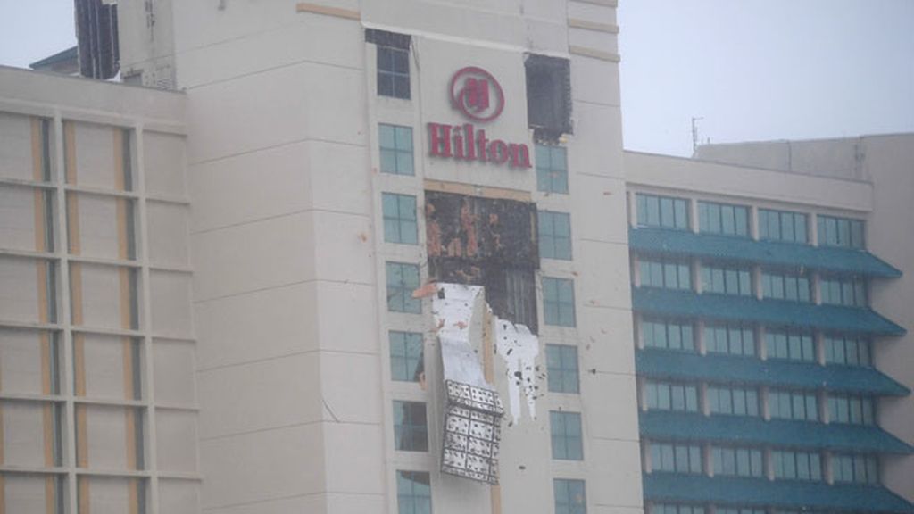 Florida se despide del huracán con inundaciones y 400.000 casas sin luz