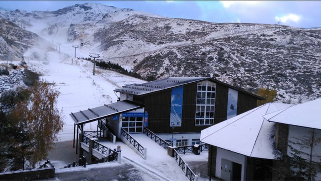 Sierra Nevada en la granadina cordillera Penibética (@websierranevada)