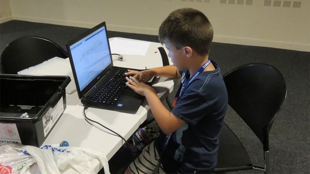 Se buscan pequeños programadores