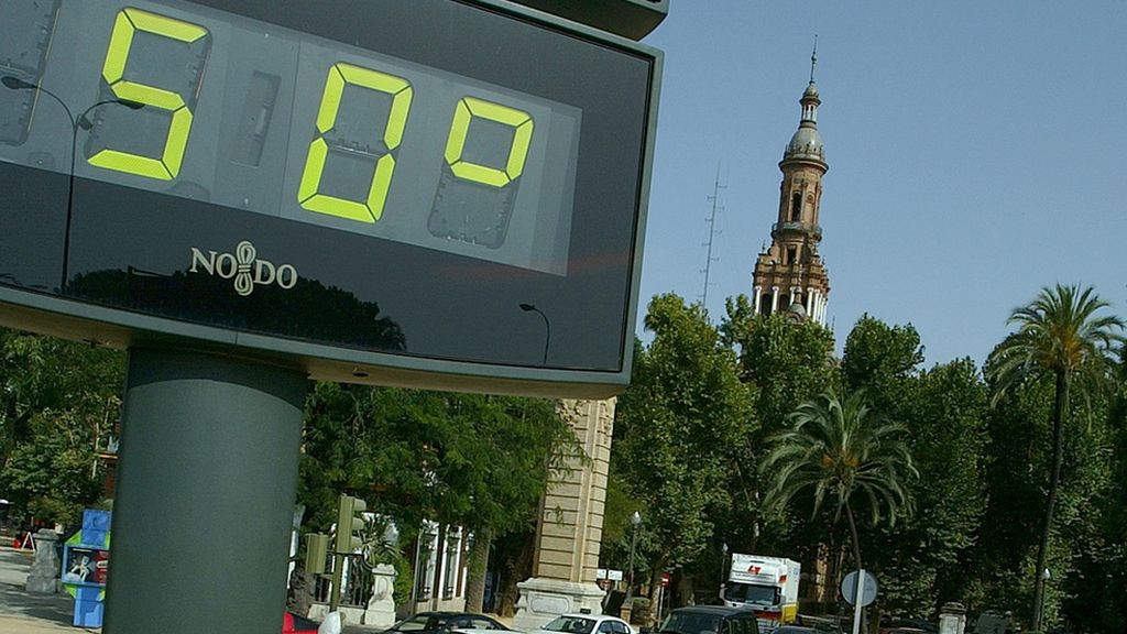 Luz, agua y colores para despedir al sol