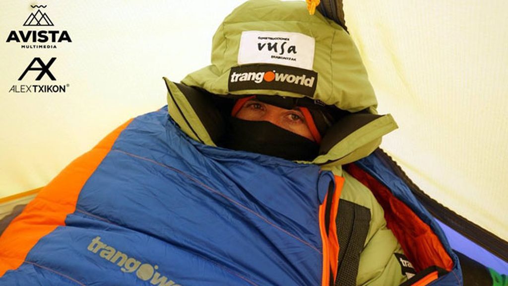 Los 6 peligros a los que se enfrenta Alex Txikon, el primero en subir el Everest en invierno sin O2