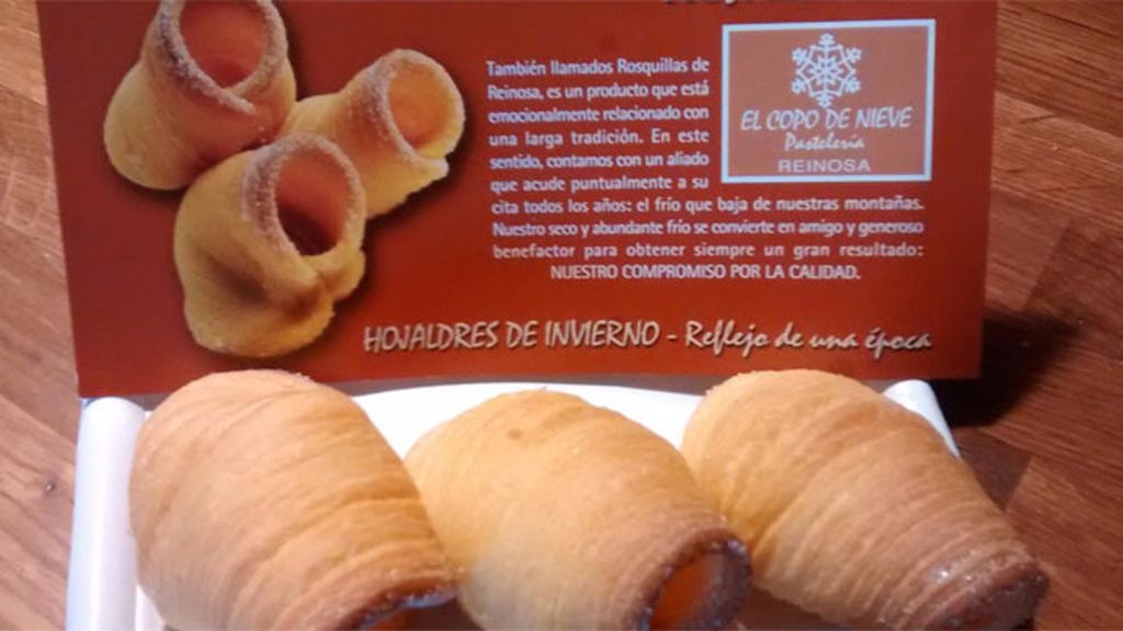 Merienda un dulce ‘meteo’ en la pastelería 'Copo de Nieve' en Reinosa